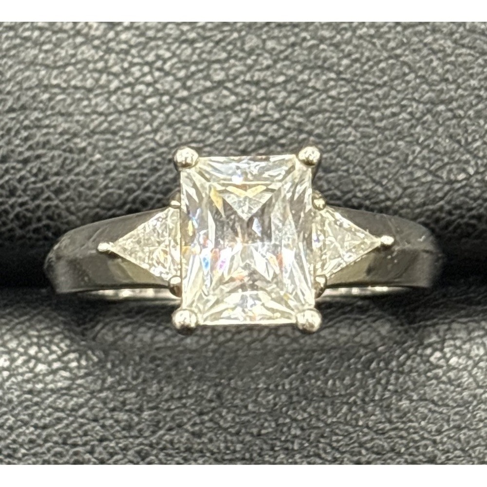 EUC Sterling Silver Radiant Cubic Zirconia Ring Size 9 5 Grams H3